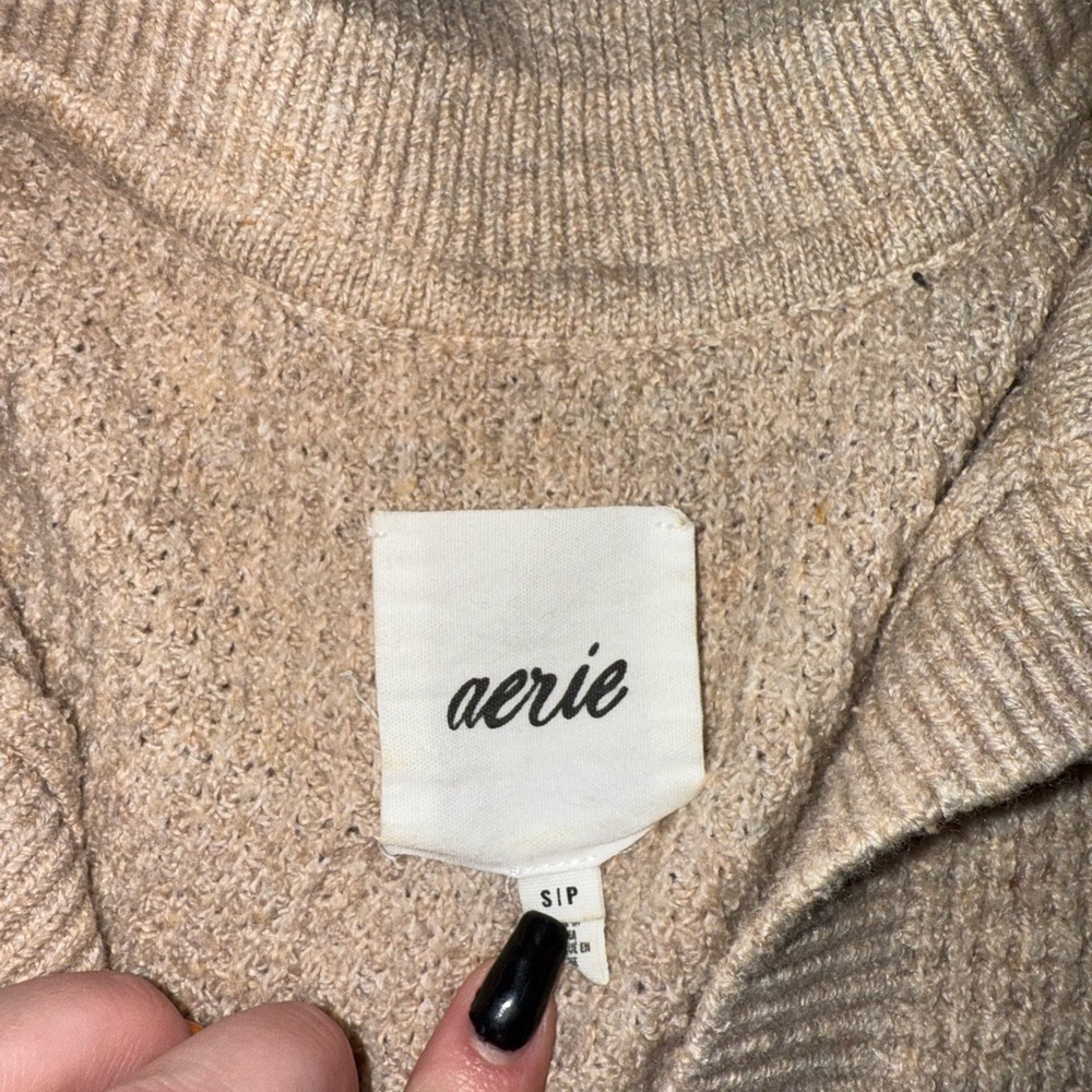 Tan pullover - Picture 3 of 4